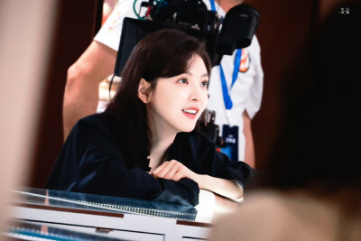 cr.如沐南风_章若楠