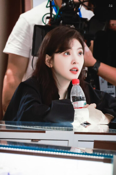 cr.如沐南风_章若楠