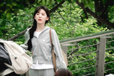 cr.如沐南风_章若楠