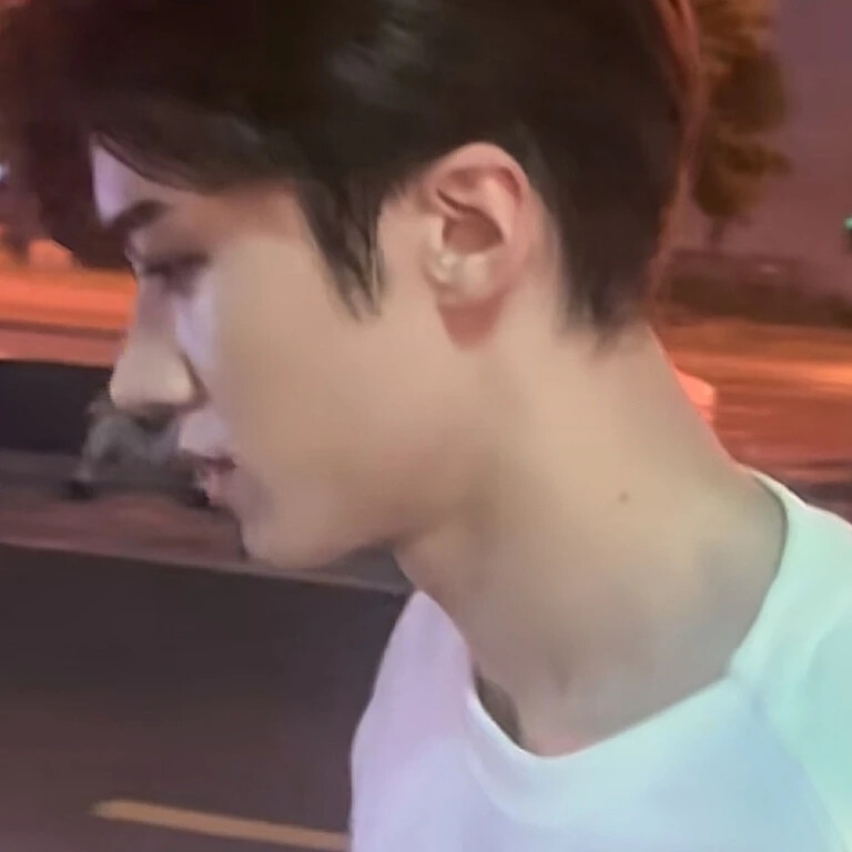 闫桉