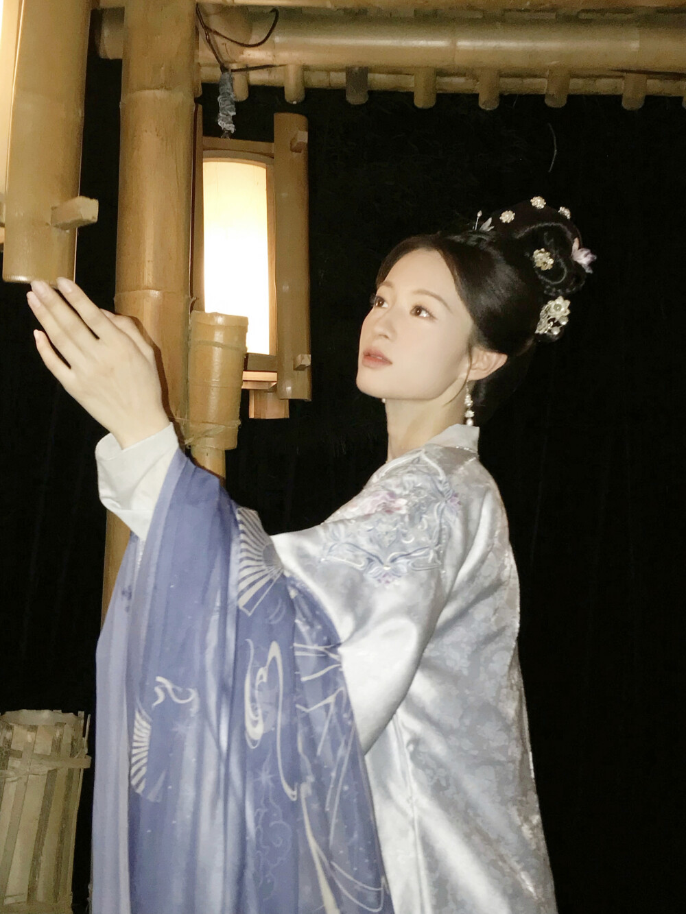 怎敌她千娇百媚