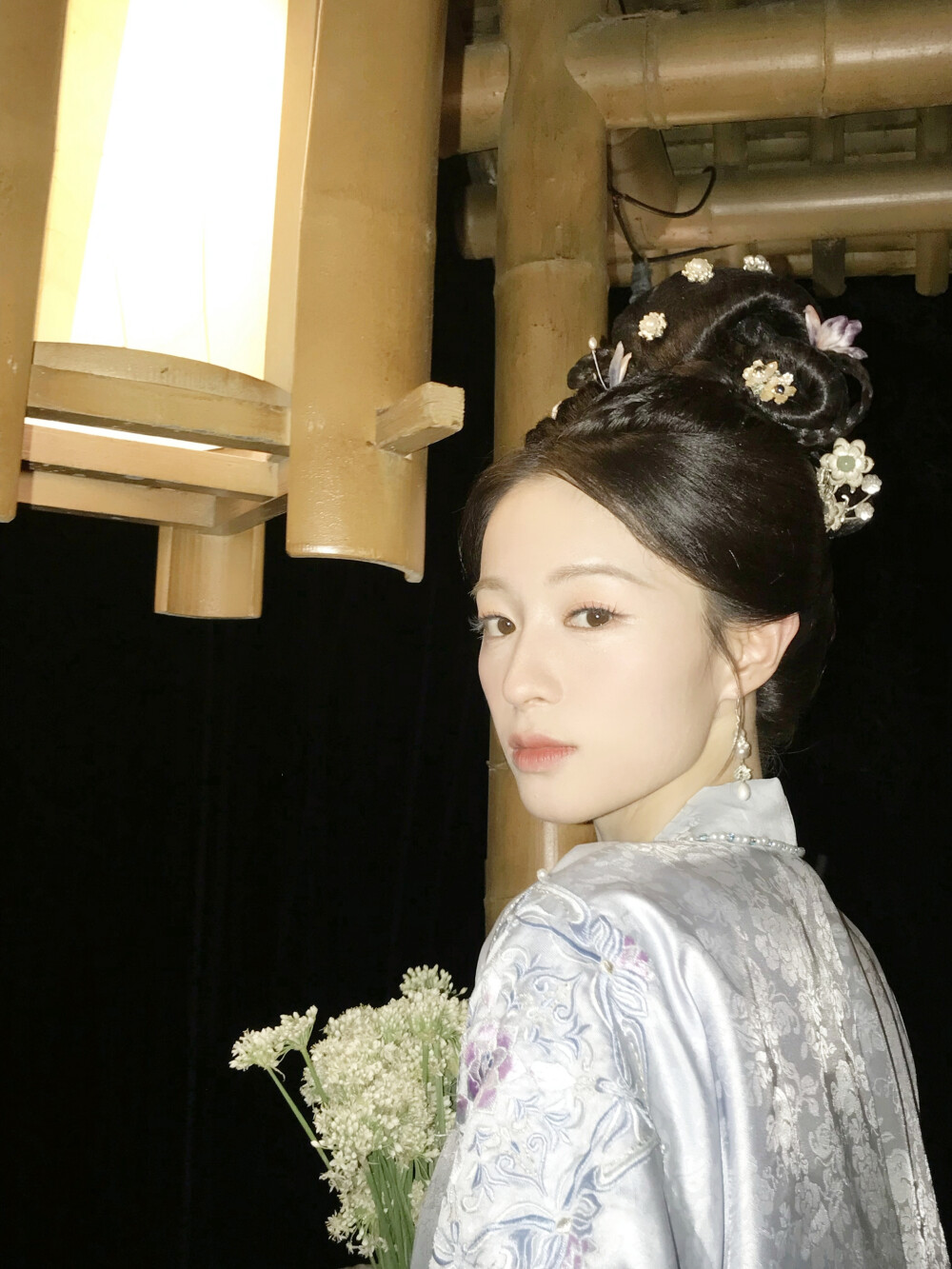 怎敌她千娇百媚