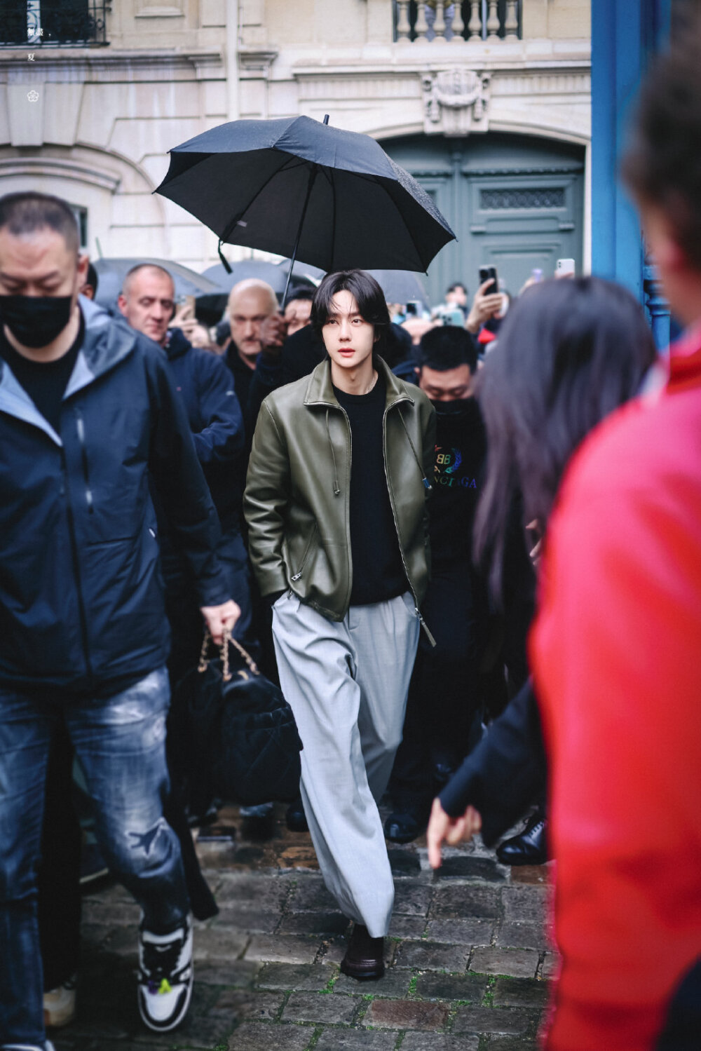 250310 LOEWE in Paris
Rain In Paris☁
@UNIQ-王一博 cr:logo
#Loewe全球品牌代言人王一博#