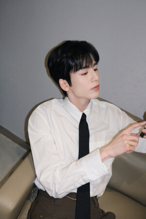 张凌赫 陈鹤一 黄誉博 邵子恒 周翊然