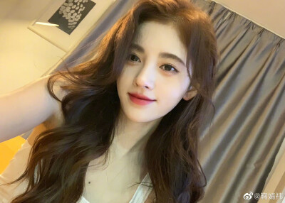 鞠婧祎围脖图片