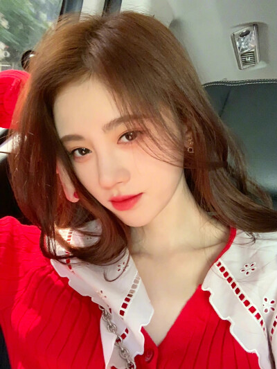 鞠婧祎围脖图片