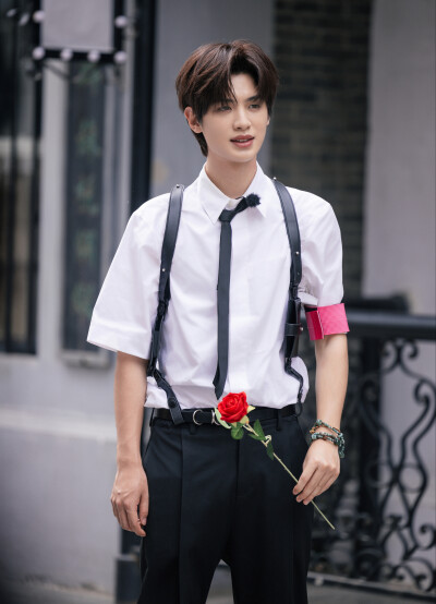 黄明昊