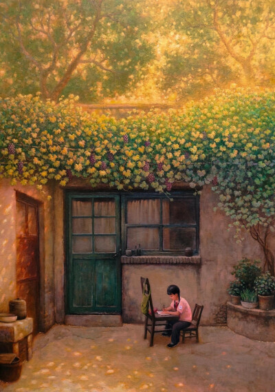  午后，阳光如薄纱般轻柔地笼罩着小院。葡萄藤像是大自然精心绘制的装饰画，繁茂的枝叶间，淡黄色的小花与紫葡萄相互映衬，在微风中轻轻摇曳。
那扇绿色的木门，虽有些陈旧，却散发着古朴的气息。旁边的桌椅…