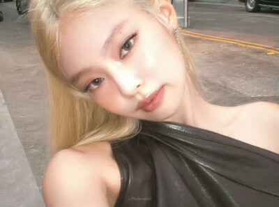 Jennie头像