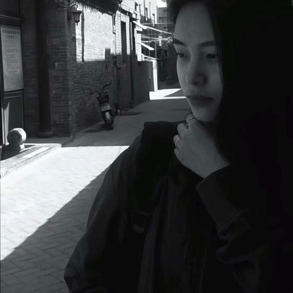昏暗的水