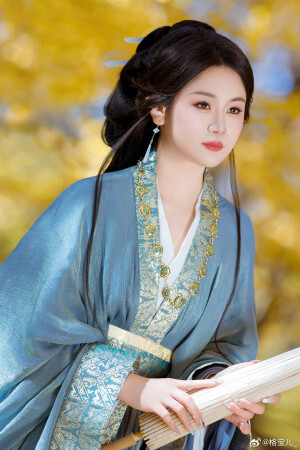 #北京约拍#  

“秋天便是第二个春天 ”

摄影:  @格宝儿_ 
汉服：@乔织原创汉服设计 

#汉服摄影##古风写真##格宝客片##北京的秋天##战国袍##北京汉服约拍##古风摄影##遇见美好##氛围感##银杏写真##喜欢拍照也喜欢你# ​​​