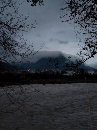 你不知道我为什么这么爱这座山