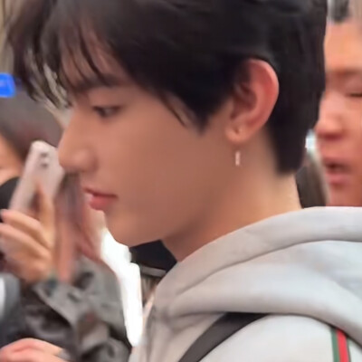 章昊