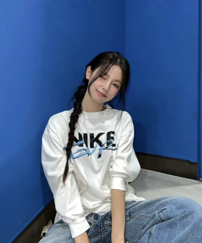 BY爱喝可乐的古娜小姐 韩国 赵美延