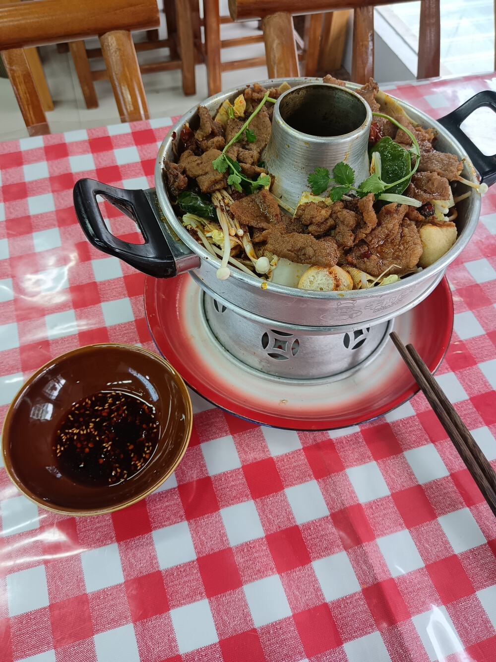 试一试吃小火锅，一个份的，看上去挺好吃