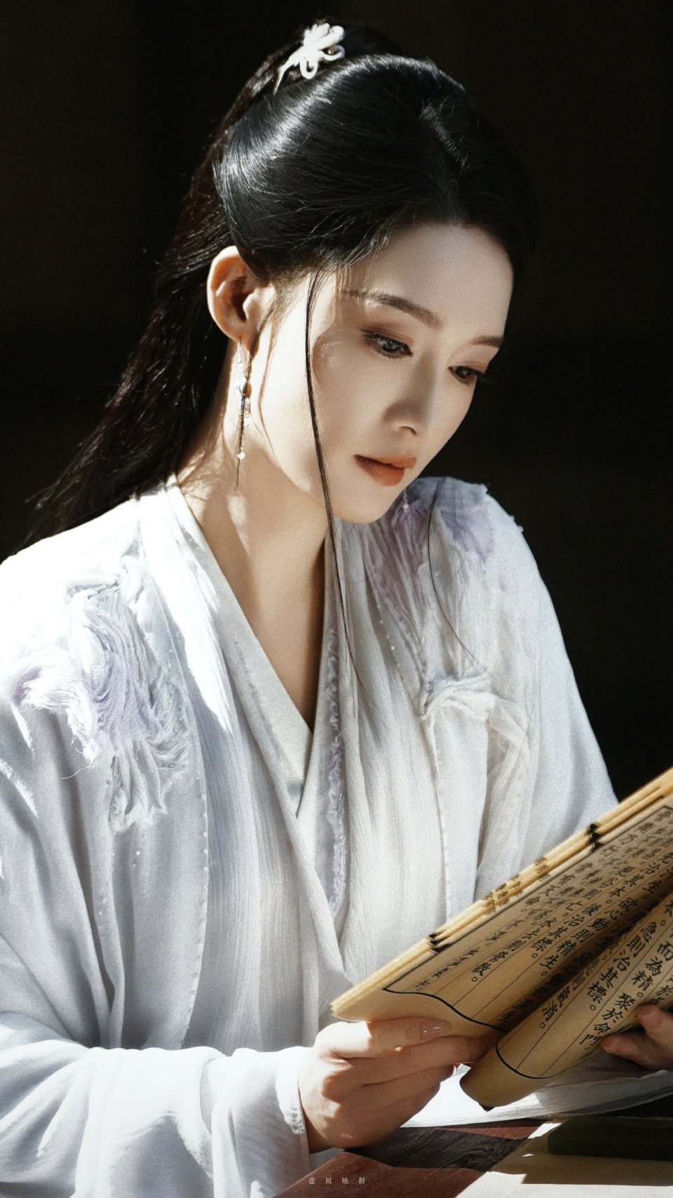 李沁｜七夜雪 薛紫夜 ​​​
cr@虚拟映射
