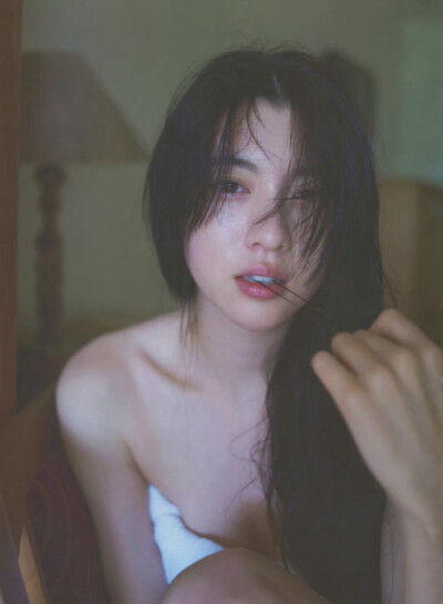 三吉彩花 ​​​