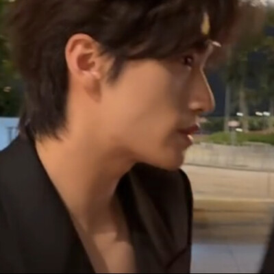 我跪了咋这么帅