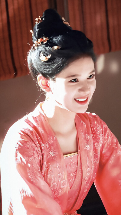 梦花廷 张婧仪