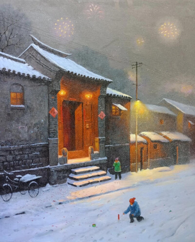 雪落古巷，灯火暖檐。孩子在雪地嬉闹，手中的爆竹，似要炸响旧岁的沉闷。福字映着微光，烟花绽于寒空，这一刻，年的韵味在这方天地悄然弥漫。