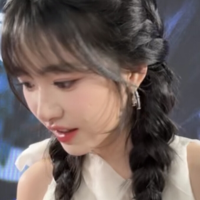 今天有一个宝宝大王过生日ఇꉂ(ᵔᗜᵔ*)
