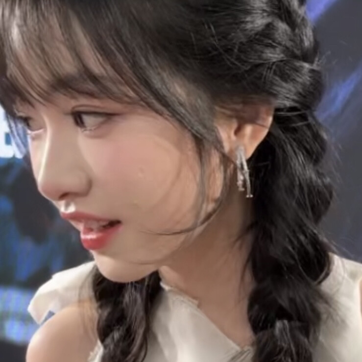 今天有一个宝宝大王过生日ఇꉂ(ᵔᗜᵔ*)
