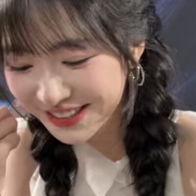 今天有一个宝宝大王过生日ఇꉂ(ᵔᗜᵔ*)
