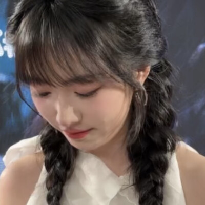 今天有一个宝宝大王过生日ఇꉂ(ᵔᗜᵔ*)
