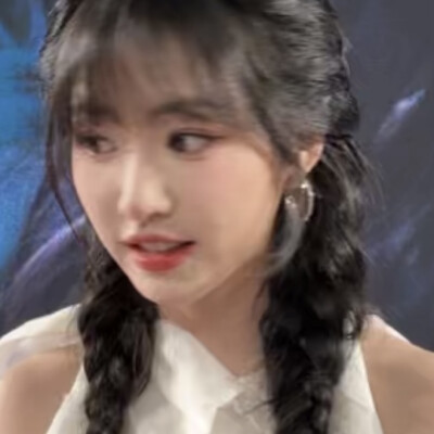 今天有一个宝宝大王过生日ఇꉂ(ᵔᗜᵔ*)
