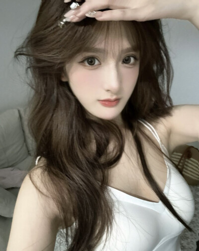 严茜