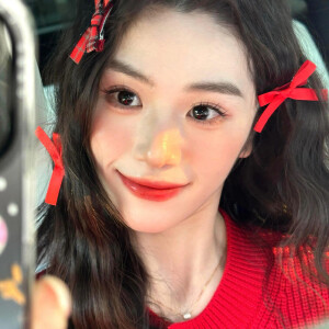 红色系女生头像
