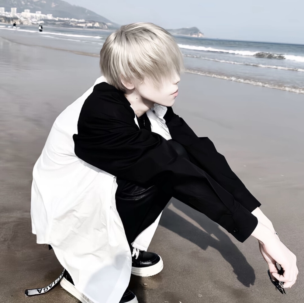 自截男头 拿图点赞关注