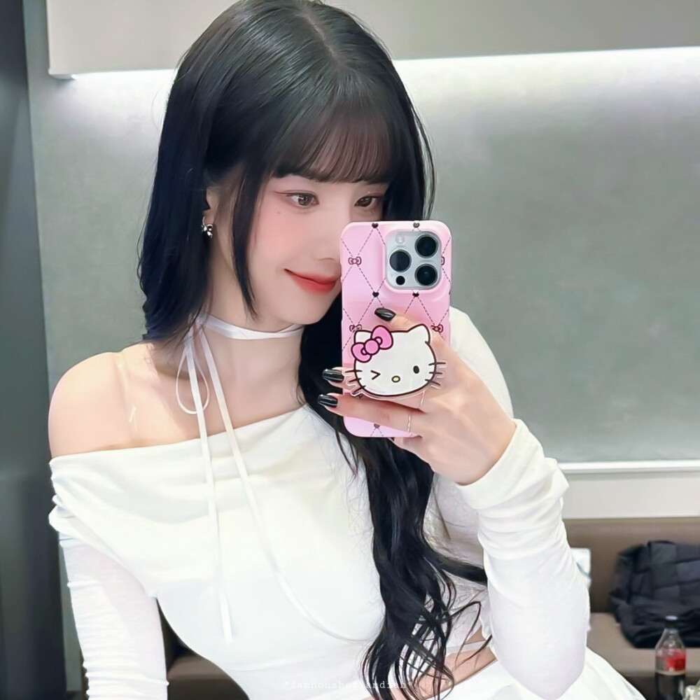 ᵀʰᵉ ᶠⁱʳˢᵗ ᵒⁿᵉ ᵒᵘᵗ ᵒᶠ ᵗʰᵉ ᵇⁱᵍ ʷⁱⁿᵈ ᶜᵃᵐᵉ ʰᵒᵐᵉ ʷⁱᵗʰ ᵐᵉ.