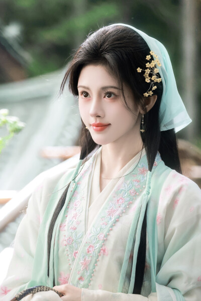月鳞绮纪 露芜衣
