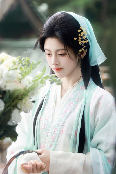 月鳞绮纪 露芜衣