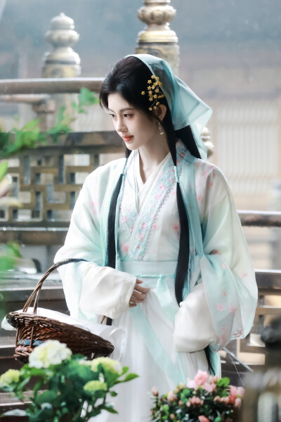 月鳞绮纪 露芜衣