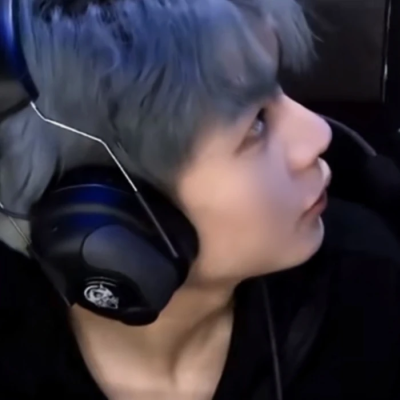 我的双眼被水蒙蔽。