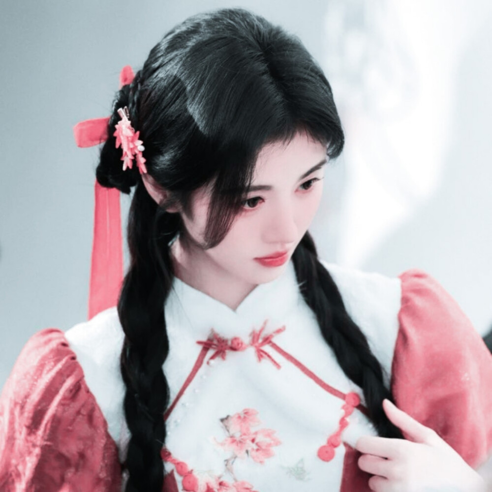 郁金香来迟的午后 留下红茶和咖啡的丽莉夫人