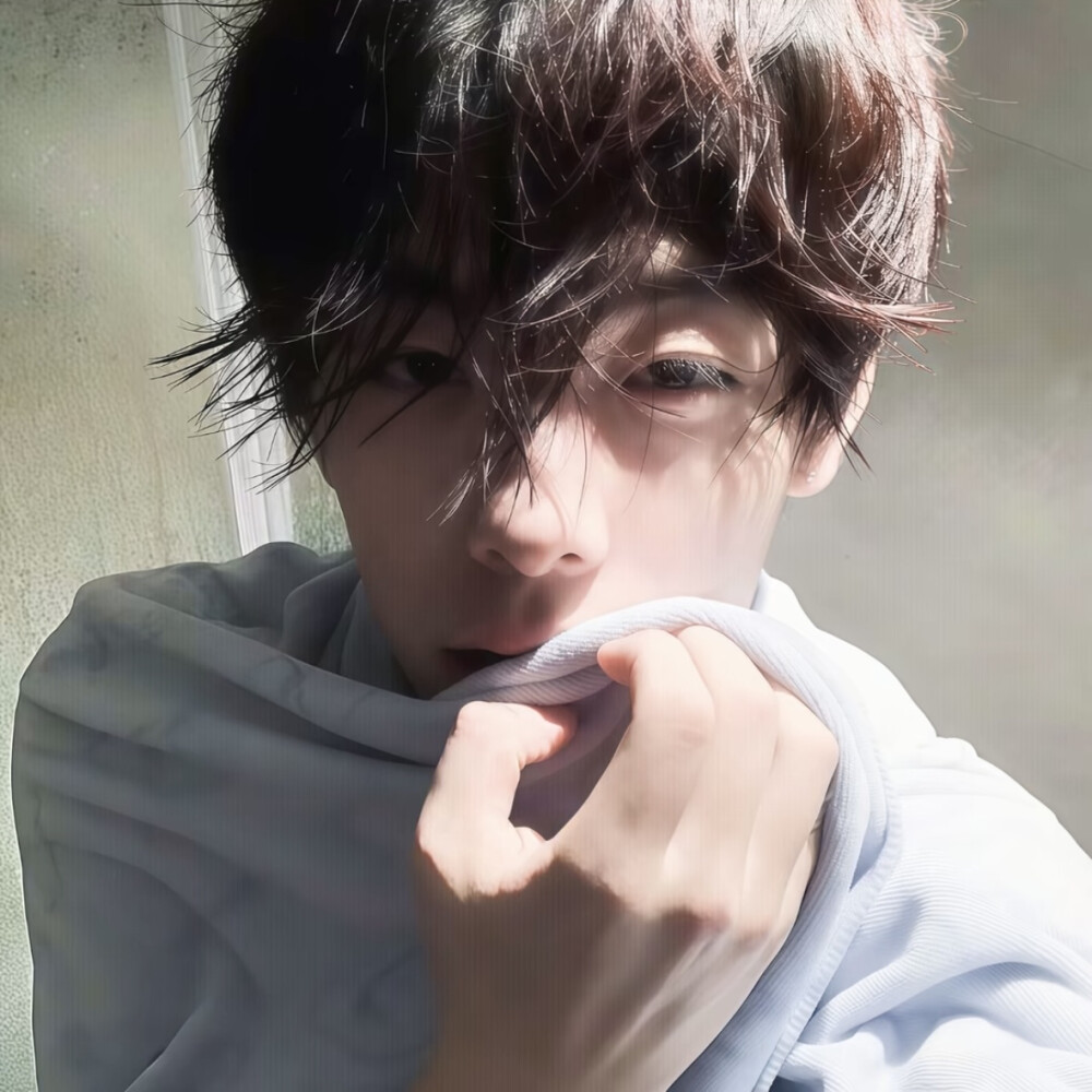 自截男头 拿图点赞关注