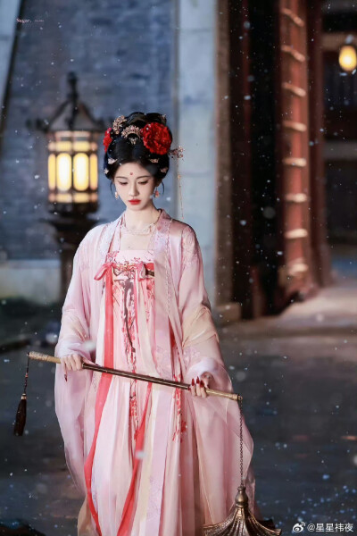 鞠婧祎