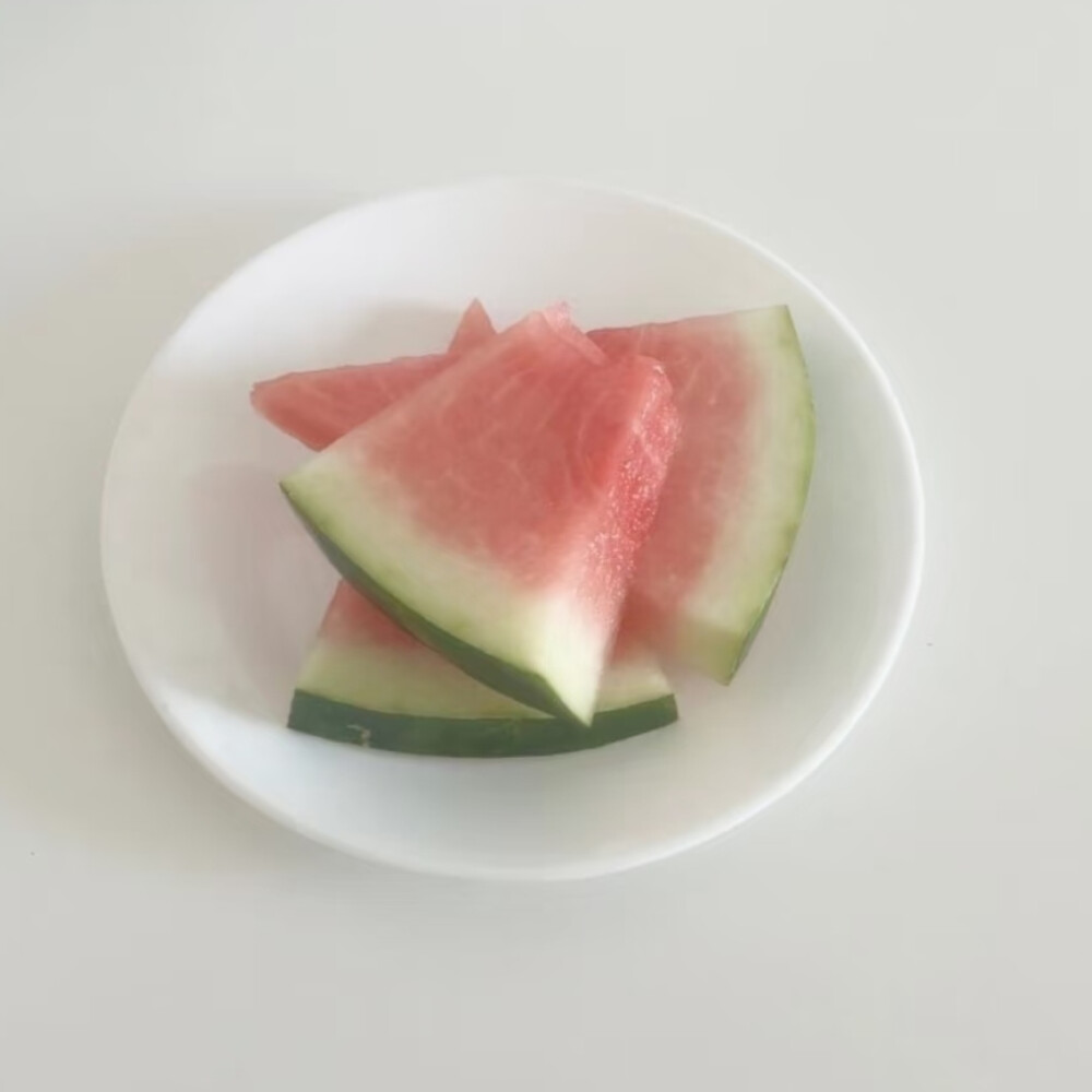 背景圖/我一個人反復回味那段短暫又酸澀的回憶