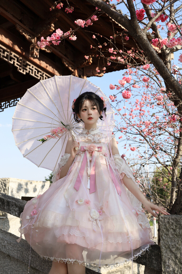 我嘞个豆，蝶语粉色怎么这么甜呀一
下就戳中了我的心巴，太甜啦