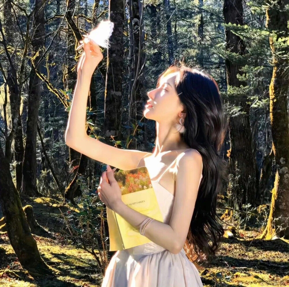 像百花撞了春风 