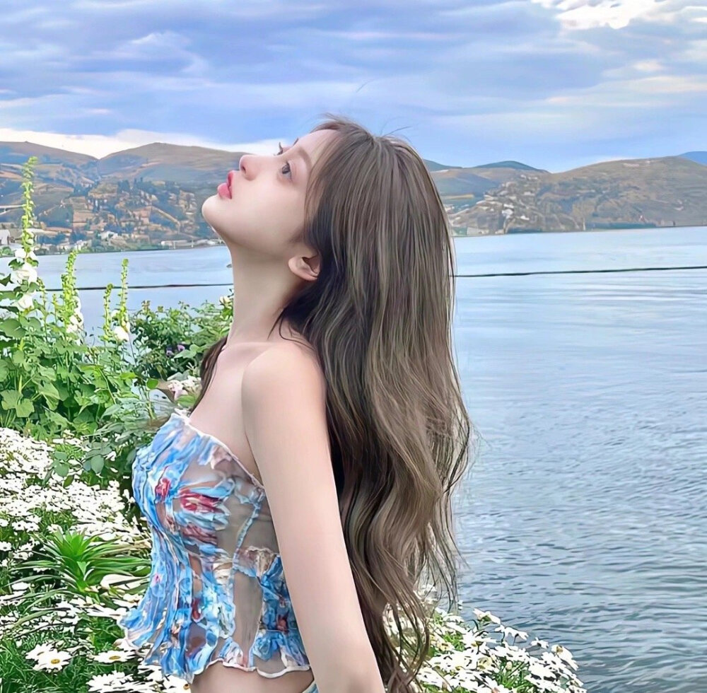 像百花撞了春风 