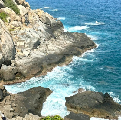 ⁰¹/盛夏 和你 在海边
한여름에 너와 바닷가에 있다