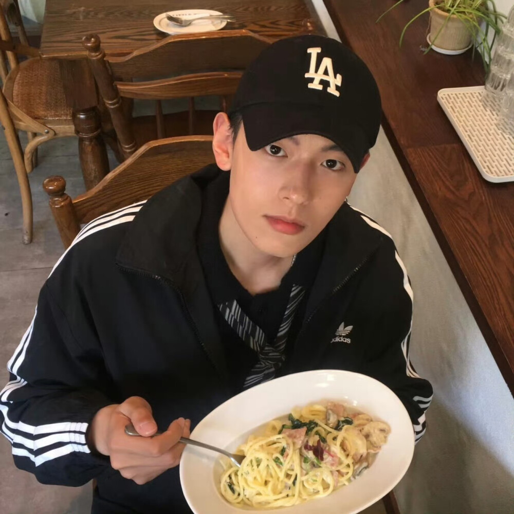 男生头像
cr.wb美图收录酱