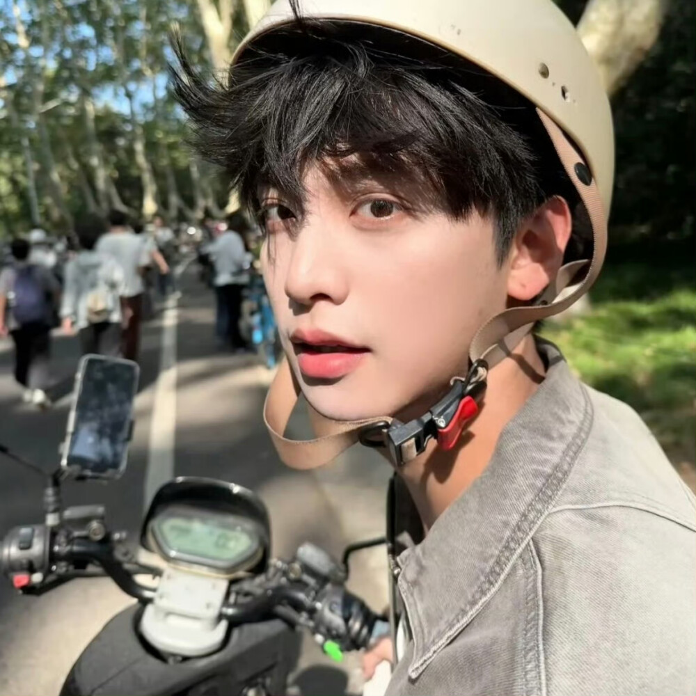 男生头像
cr.wb美图收录酱