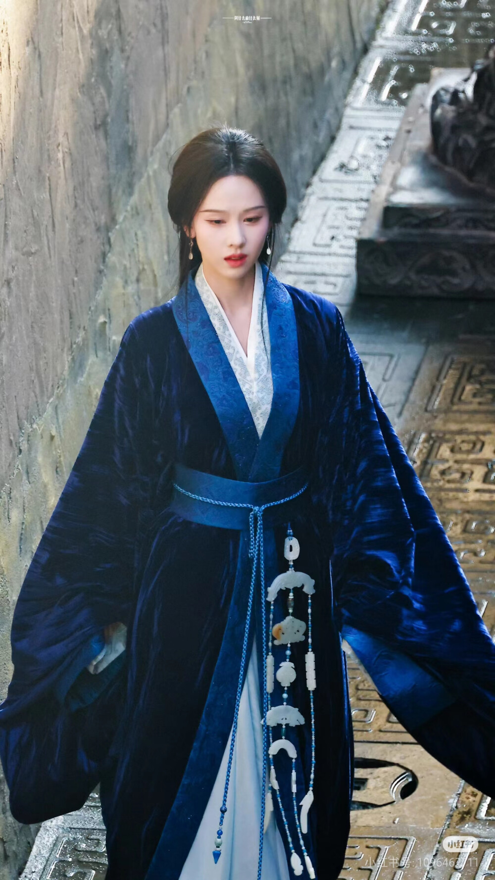 陈都灵·战国袍