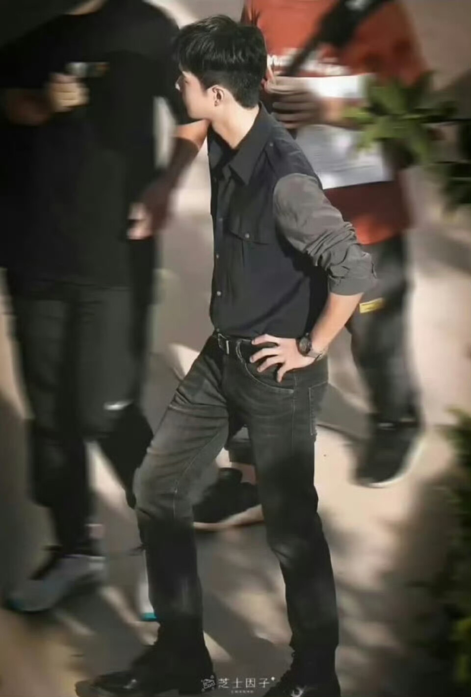 王一博 叉腰
见水印