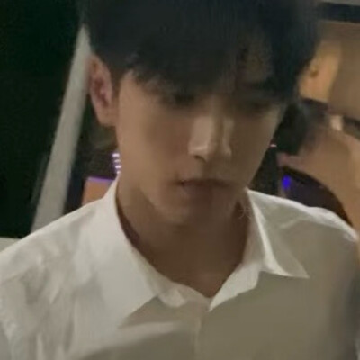 严浩翔